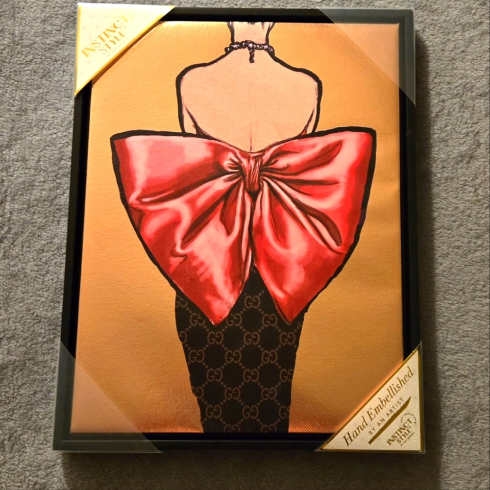 Gucci Art Print Lady with Red Bow
